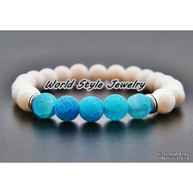   Fehér jade, repesztett kék achát, ásványgyöngy karkötő.